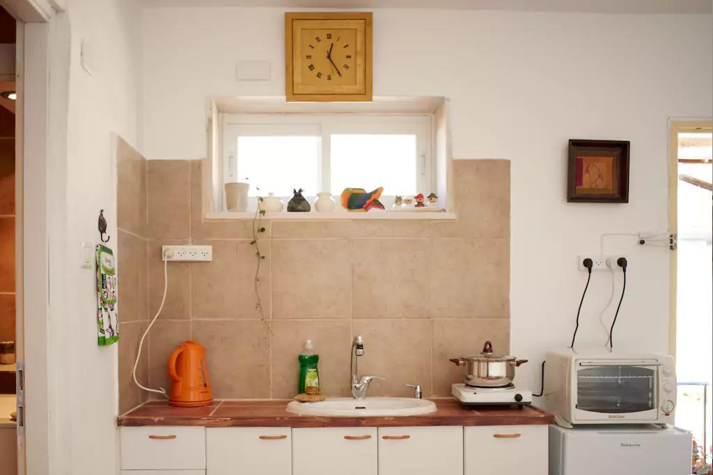 Irit'S Apartment Neve Ilan Exterior photo